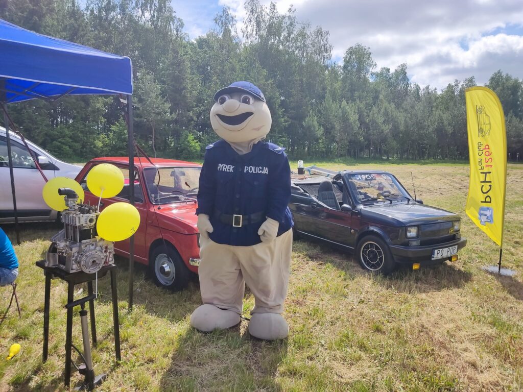 10.06.2022 – Dziś wspólnie z przyjaciółmi z Sekcji Motocyklowej Sokół Budzyń uczestniczyliśmy w Powiatowym Turnieju Wiedzy Prewencyjnej w Stróżewie. W trakcie turnieju odbył się dynamiczny pokaz działań Policji, oraz Straży Pożarnej. Poniżej przedstawiamy krótką fotorelację. Podziękowanie dla Chodzieskie Służby Alarmowo za udostępnienie zdjęć.