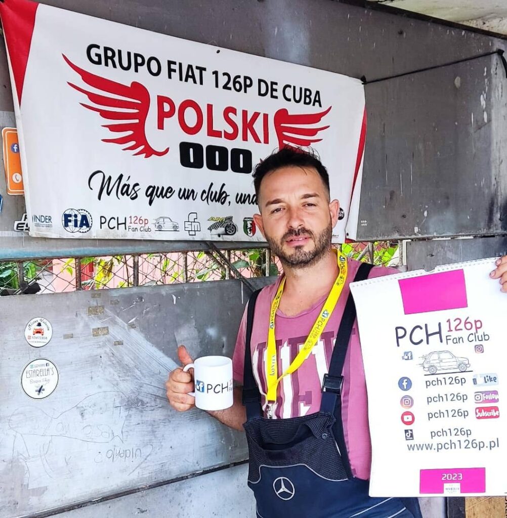 18.02.2023 – Nasze klubowe gadżety na Kubie